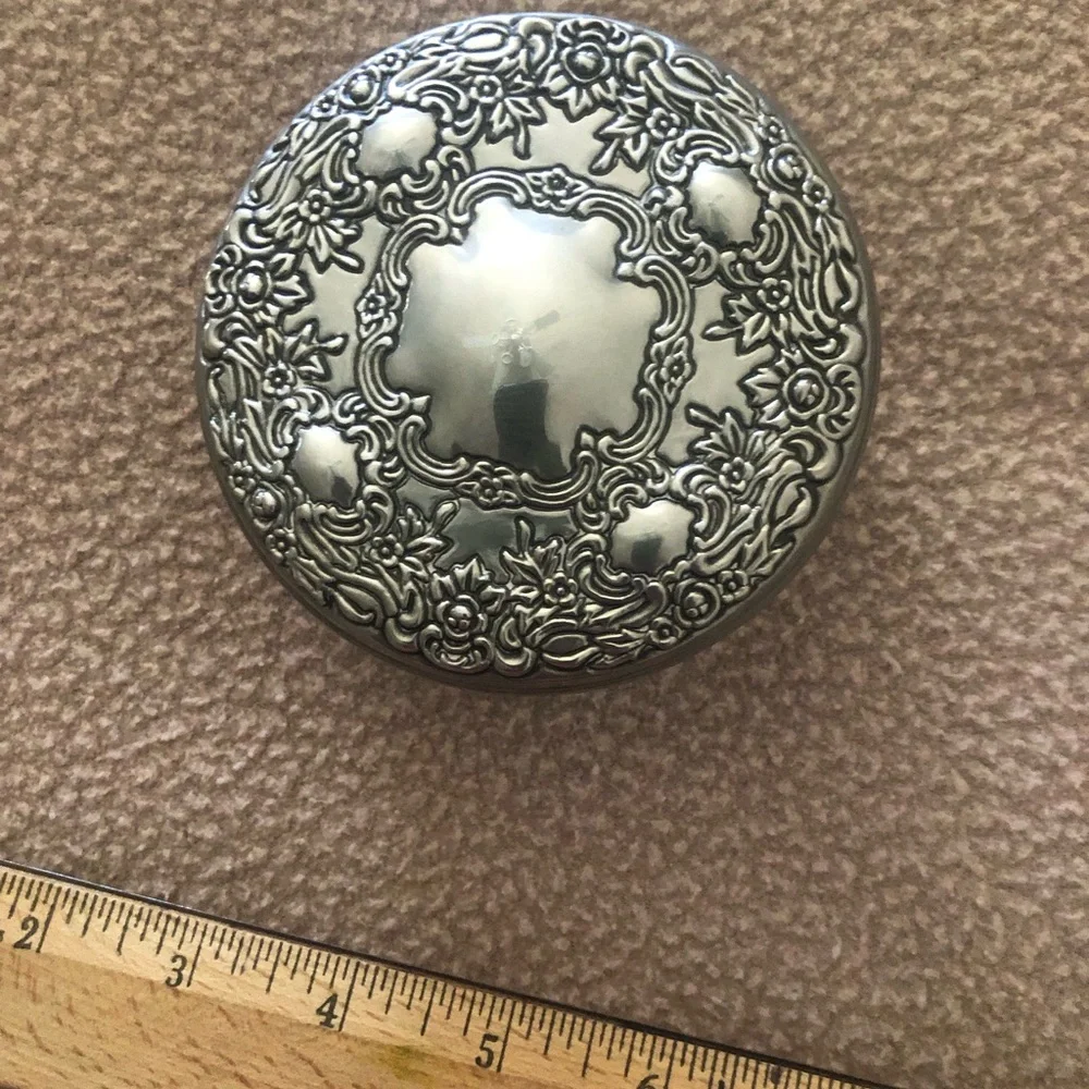Decorative Vintage Italian Cry Jewelry Trinket Dish with Ornate Silver-Tone Lid